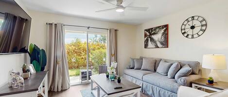 Una televisión, una oficina