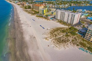 On the beach - Upscale beachfront condo with dual balconies Gulf view pool hot tub and bocce (Madeira Beach)