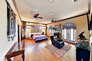 4 Schlafzimmer, Bügeleisen/Bügelbrett, WLAN, Bettwäsche