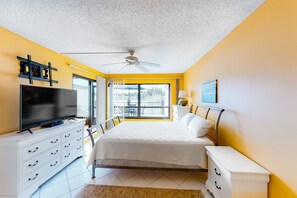 2 soverom, skrivebord, strykejern/-brett og wi-fi