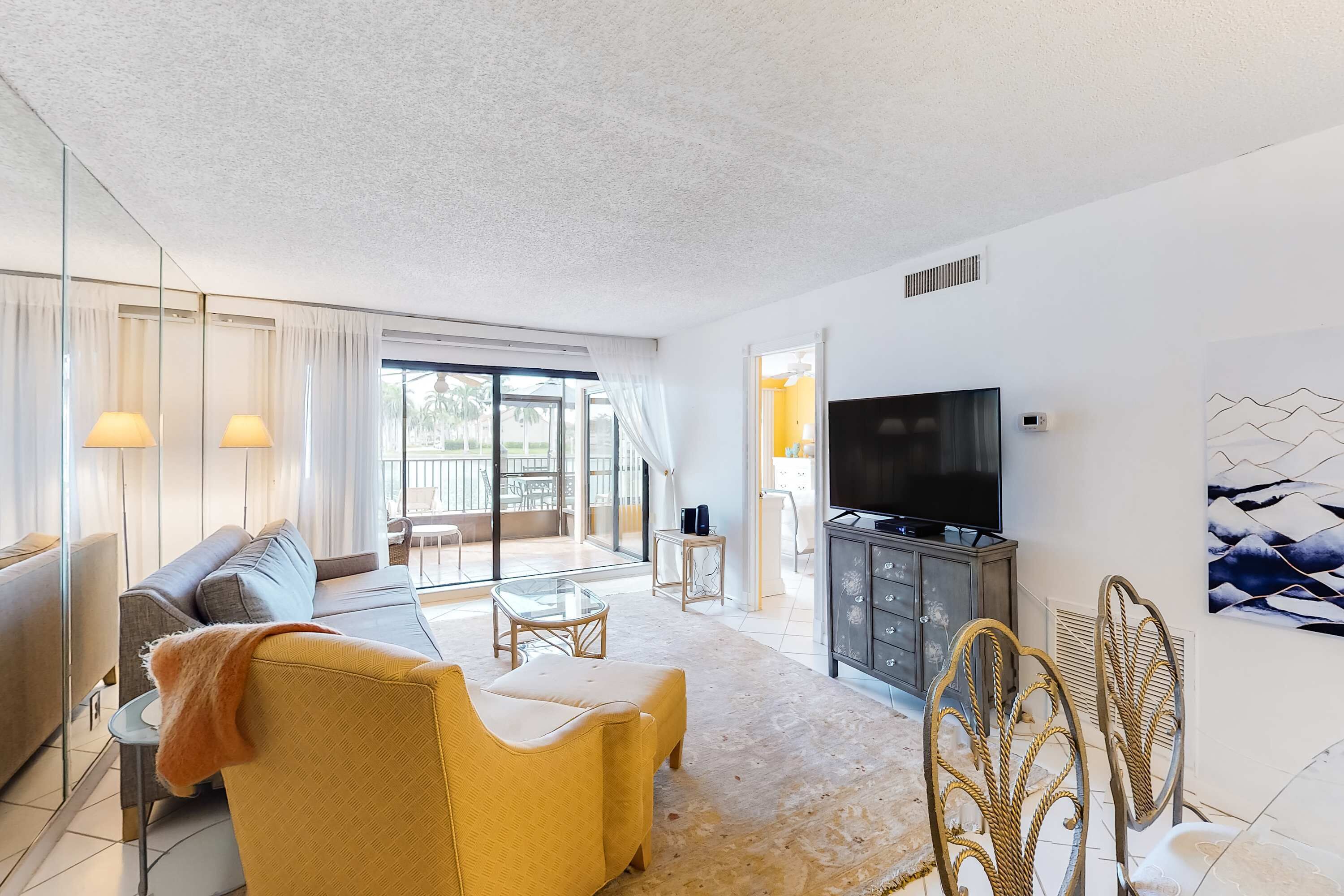 Televisión y oficina 