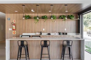 بار (في المنشاة)