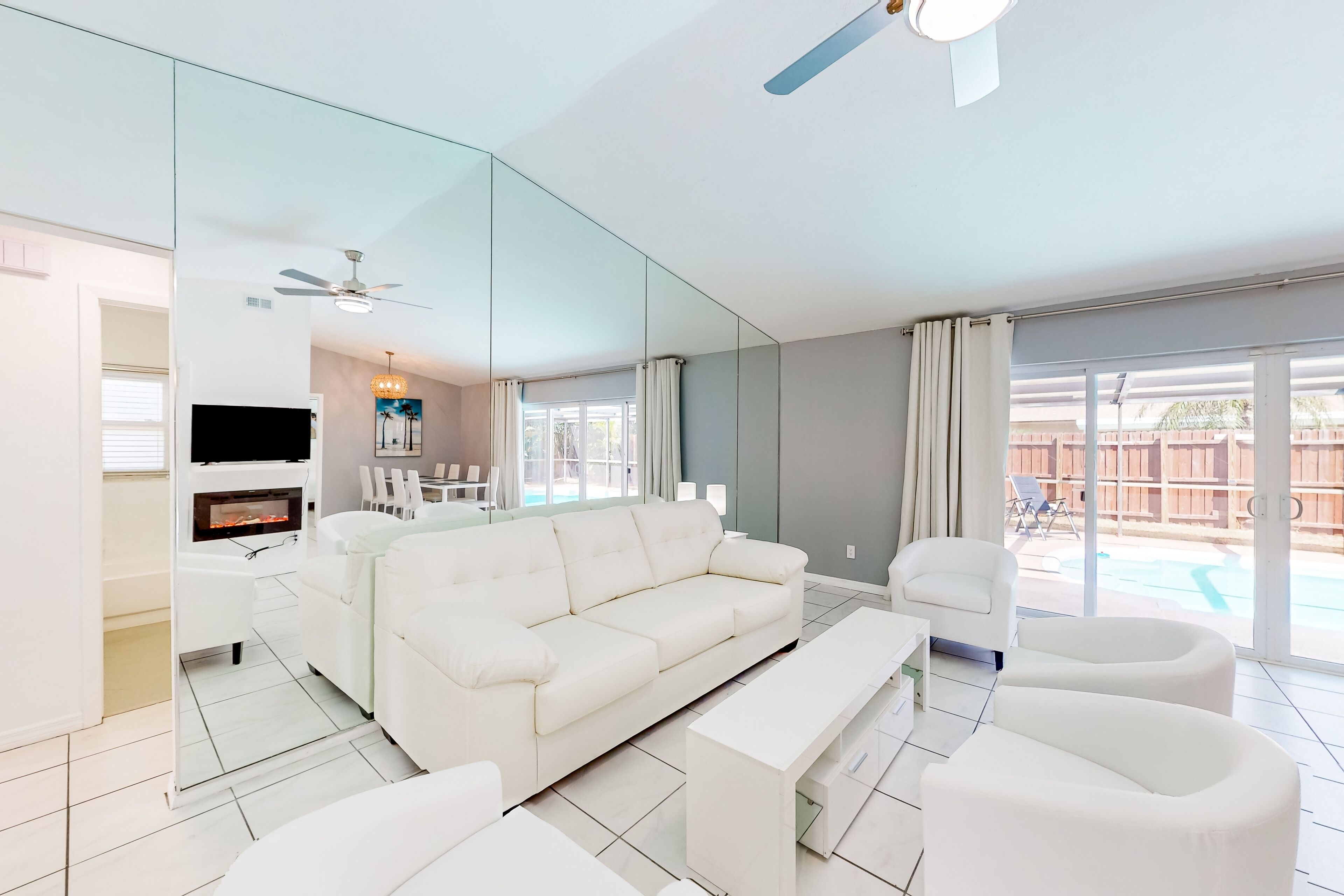 TV, fireplace, offices