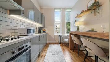 Standard Apartment, 2 Bedrooms | Private kitchen | Fridge, microwave, oven, stovetop