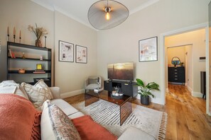 Classic Apartment, 2 Bedrooms, Garden Area | Living area - Cambridge Garden Apartments by Argyl (London)