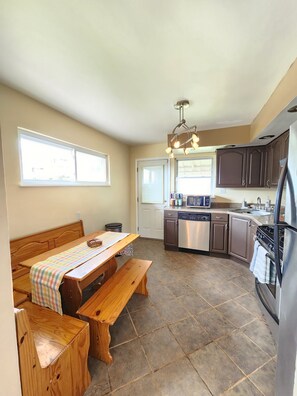 Private kitchen - Home in Pittsburgh, Pennsylvania (Pittsburgh)
