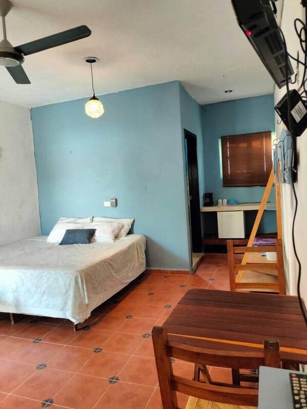 Iron/ironing board, WiFi, bed sheets