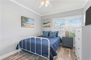 2 bedrooms, iron/ironing board, WiFi, bed sheets