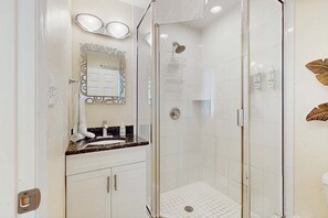 Shower, towels, shampoo
