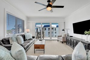 TV - Perfectly poised condo with fabulous Gulf & Intracoastal views (Indian Shores)