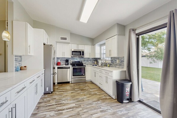 Fridge, microwave, oven, stovetop