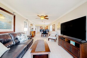 TV - Waterfront condo with heated pool hot tub central AC and WD snowbird friendly (Indian Shores)