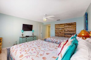 3 slaapkamers, een strijkplank/strijkijzer, wifi, beddengoed