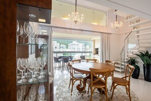 Departamento básico | Restaurantes