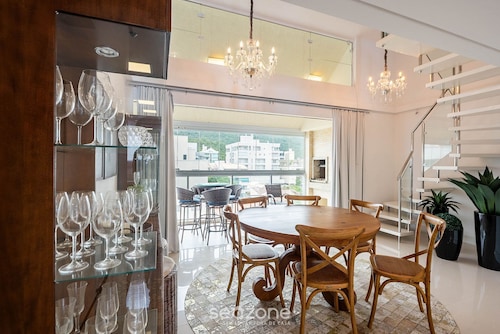 Apto c/ piscina e churrasq, 280m da praia IMD0502