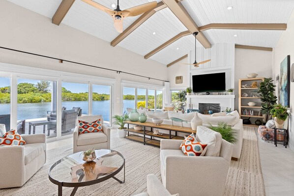 TV, fireplace, offices