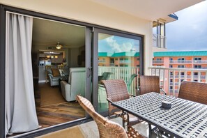 Outdoor dining - 4th-floor beachfront corner condo with private balcony, views, heated pool, BBQ, (Indian Shores)