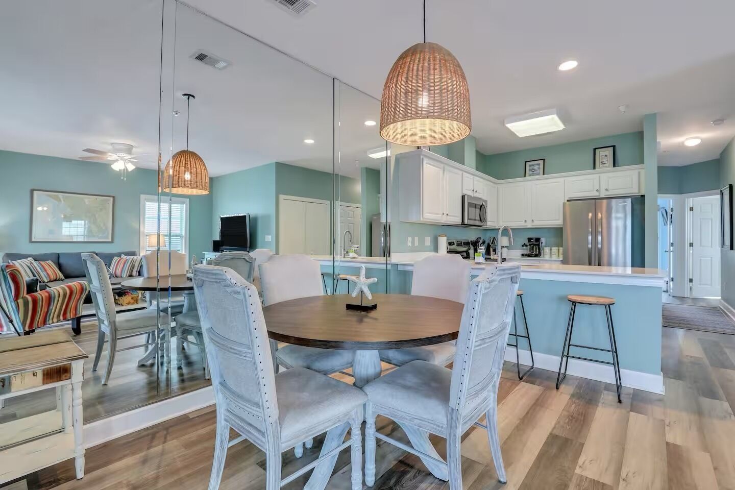 Apartment, Partial Ocean View | Private kitchen | Coffee/tea maker, dining tables