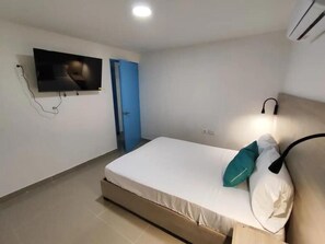 Apartment, 4 Bedrooms | 5 bedrooms - Em3-2g 4-bedroom Apartment in a Residential Area With air Conditioning and Wifi (Cartagena)
