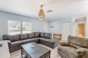 TV, stereoanlegg og kontorer