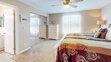 3 bedrooms, desk, iron/ironing board, WiFi