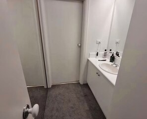 Dusj og toalettpapir