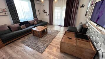 Family Villa, Courtyard View | Living area