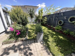 Courtyard view - Villagrey Residence Tunari (Tunari)