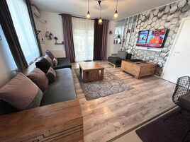 Villa Familiale, vue cour intérieure | Intérieur