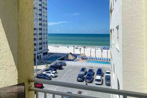Property grounds - Gulf front with heated pool hot tub and direct beach access with WIFI and AC (Redington Shores)