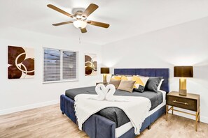 4 soverom, skrivebord, strykejern/-brett og wi-fi