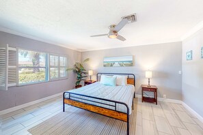 3 habitaciones, tabla de planchar con plancha, wifi y ropa de cama 