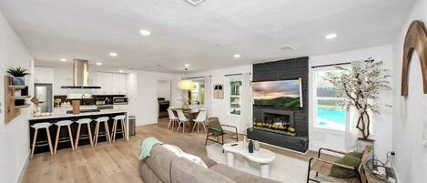 TV, fireplace
