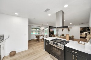 Interior - Serene 4-bedroom house with Pool in Stafford TX (Stafford)