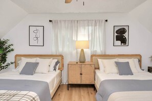4 bedrooms, iron/ironing board, WiFi, bed sheets