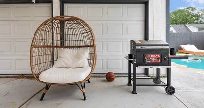 *Pool | Modern Escape with Chic Vibes