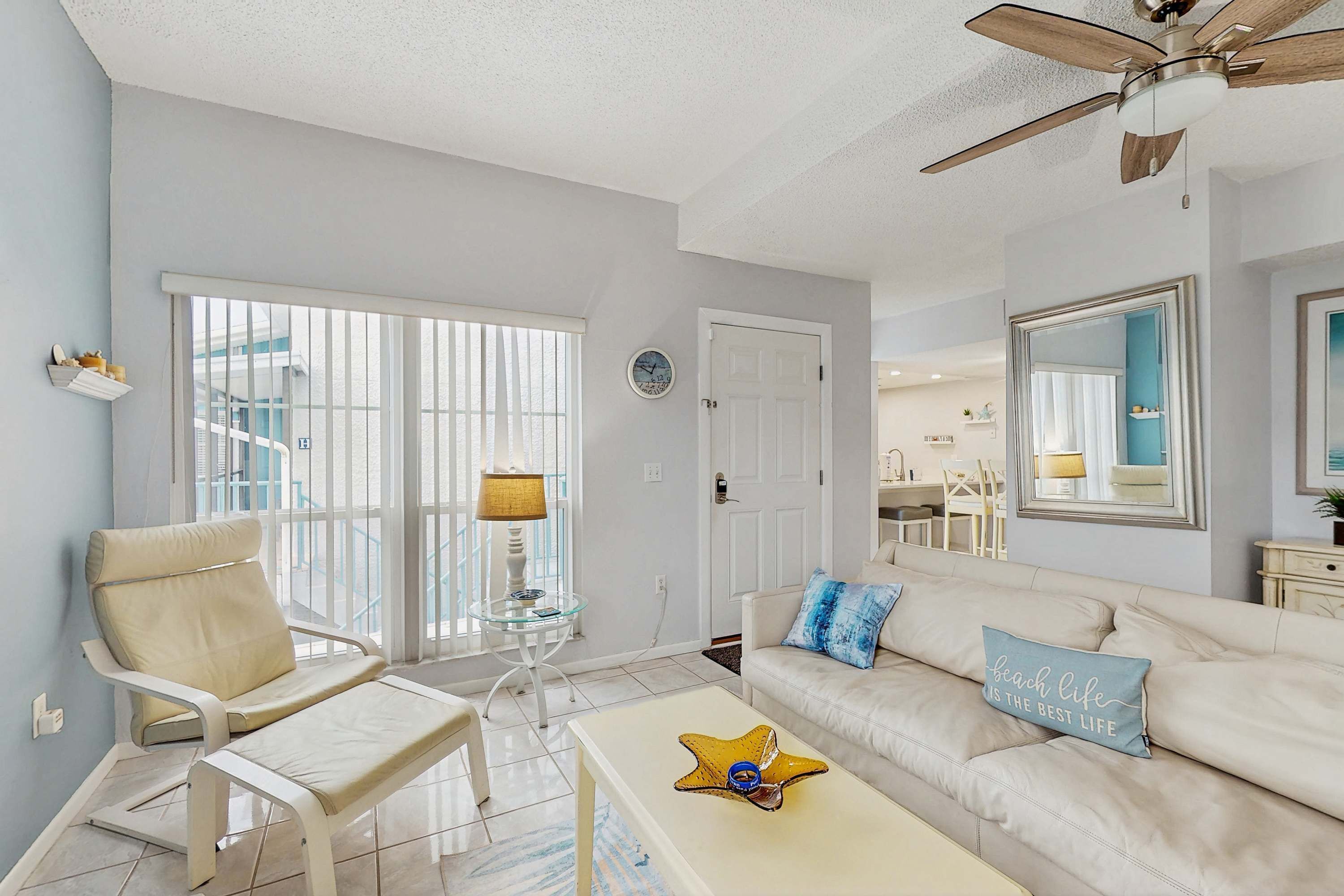 TV, peis og kontorer