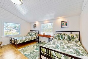 5 soverom, skrivebord, wi-fi og sengetøy