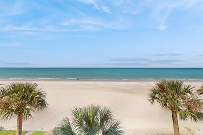 Beachfront oasis with exquisite Gulf views - resort beachfront pool & tennis