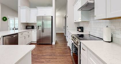 Spacious new home on preserve like setting WD AC Wifi