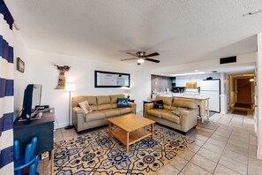 Fernseher, DVD-Player, Arbeitsbereiche