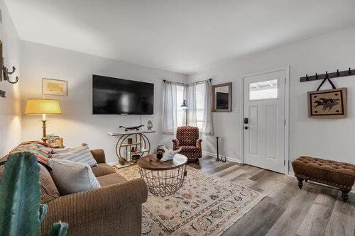 Pony Express 1BR | Pets OK + Laundry | Blue Door