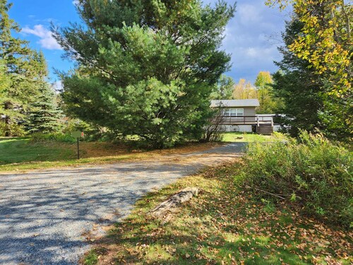Spacious & Quiet 3-bedroom/2 bath country home in Merrill WI