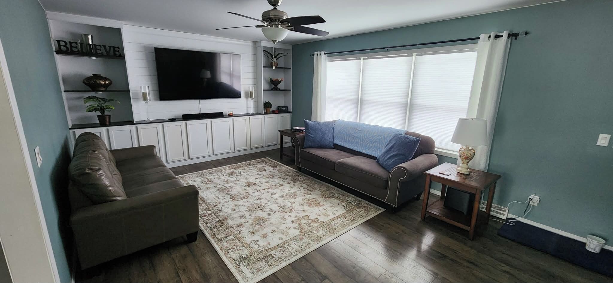 Télévision, cheminée