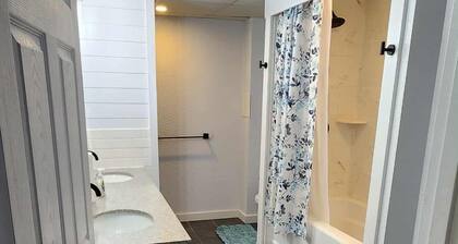 Spacious & Quiet 3-bedroom/2 bath country home in Merrill WI