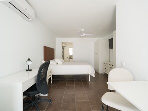 4 habitaciones, tabla de planchar con plancha y wifi gratis 