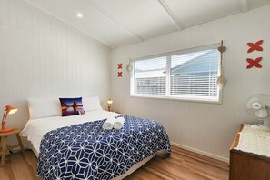 3 bedrooms, WiFi, bed sheets - Seashell Cottage Hahei (Hahei)