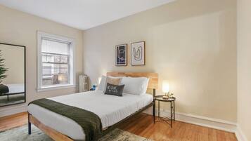 Comfort Apartment | Desk, iron/ironing board, free WiFi