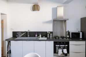 Mikrowelle, Ofen, Herdplatte, Geschirrspüler