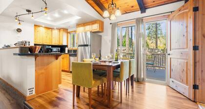 Steps to Trails & Minutes to Heavenly + Fireplace + Deck + BBQ Bluewood Cabin by Avantstay